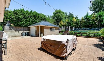 3 Grant Ave, Albertson, NY 11507