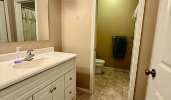 1798 Tiger Ridge Dr, Albert Lea, MN 56007