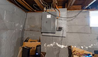 867 Minot Ave, Auburn, ME 04210