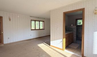 498 Town Line Rd, Bennington, VT 05201