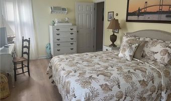31 Franklin St 2, Newport, RI 02840