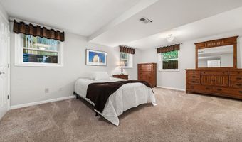 3843 30TH St N, Arlington, VA 22207