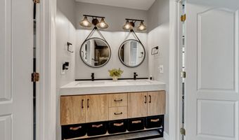 24168 SPRING MEADOW Cir, Aldie, VA 20105