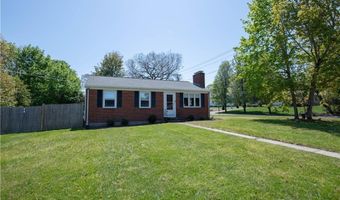 1 Knollwood Dr, Cumberland, RI 02864