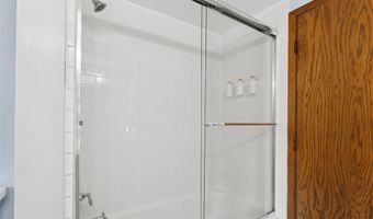 844 E SUNSET Ave, Appleton, WI 54911