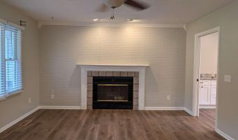 1406 Eastview Dr, Aberdeen, NC 28315