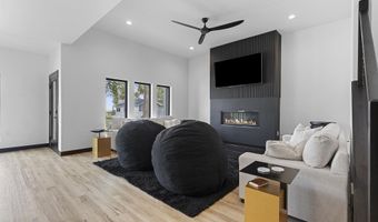 2257 E SHORE Dr, Green Bay, WI 54302