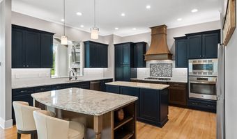 435 Dunwoody Dr, Aurora, OH 44202