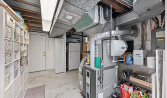 5901 DEVONSHIRE Dr, Bethesda, MD 20816