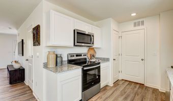 179 Kinsale Dr, Macon, GA 31216