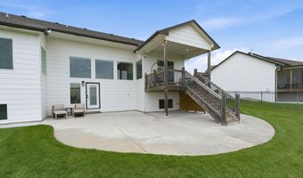 1113 W Lakeway Ct, Andover, KS 67002
