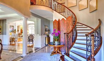 4 Pine Tree Ln, Lincoln, RI 02865