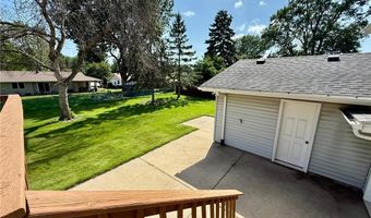188 150th St W, Apple Valley, MN 55124