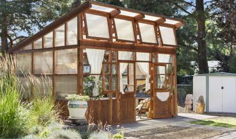 21081 Gardenia Ave, Bend, OR 97702