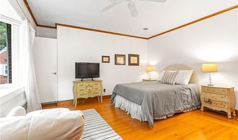 133 Tupelo Hill Dr, Cranston, RI 02920