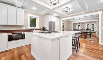 132 S GARFIELD St, Arlington, VA 22204
