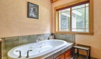 33 Maclean Rd, Alstead, NH 03602