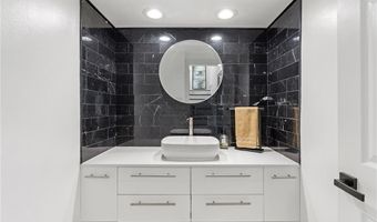 2155 Mason Green Dr, Ballwin, MO 63011
