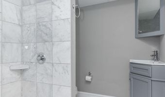 108 W SARATOGA St 5, Baltimore, MD 21201