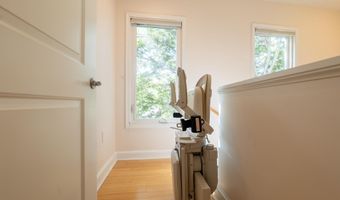 4614 ROXBURY Dr, Bethesda, MD 20814