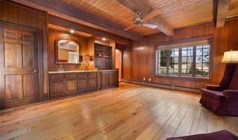555 Great Rd, Lincoln, RI 02865