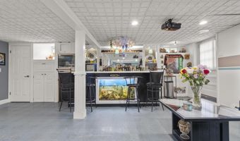 75 Linda Dr, Bridgeport, CT 06606