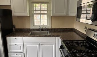 32 Kellogg St, Brookfield, CT 06804