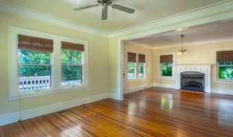 15 8th St, Apalachicola, FL 32320