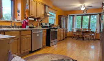 10617 Niggli Rd, Alhambra, IL 62001