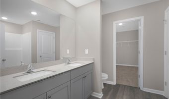 80 Coachman Ln, Autryville, NC 28318