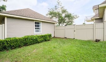 605 Plantation Dr, Adel, GA 31620