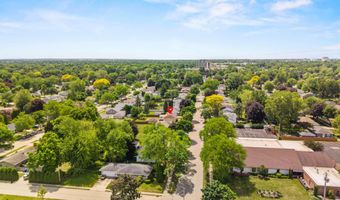 2700 N LILLIAN Ct, Appleton, WI 54911