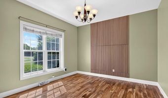 5 Normandy Sq, Guilderland, NY 12009