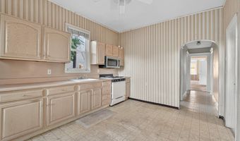 98 W 31ST St, Bayonne, NJ 07002