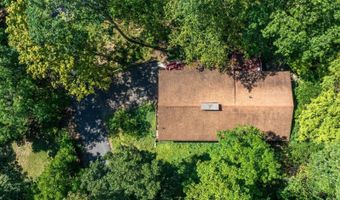 15 Angela St, Athens, OH 45701