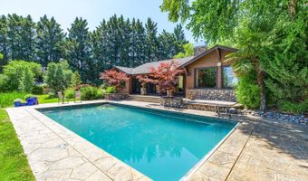 550 Crowson Rd, Ashland, OR 97520