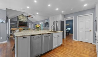 71 Olde Orchard Rd, Clinton, CT 06413