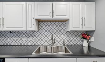 104 Willow Ln, Anderson, IN 46012