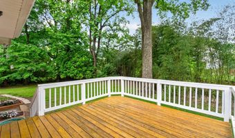 5701 RADNOR Ct, Bethesda, MD 20817