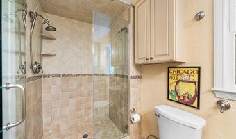3843 30TH St N, Arlington, VA 22207