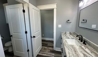 1128 Duke Dr, Bauxite, AR 72011