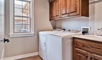 717 NE Essex Ct, Bentonville, AR 72712