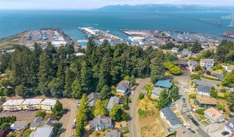416 CHINOOK Ave, Astoria, OR 97103