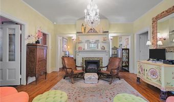 15 Ayrault St, Newport, RI 02840