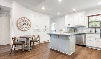 6 Bonhill Ln, Bella Vista, AR 72715