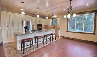 1286 Shore Dr, Cascade, ID 83611