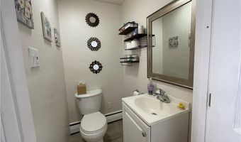 71 Glenwood Dr, North Kingstown, RI 02852