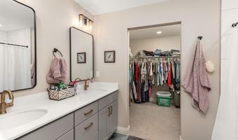 2117 Lacey Dr, Ames, IA 50010