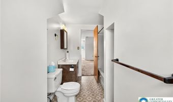 168 Springhouse Rd, Allentown, PA 18104