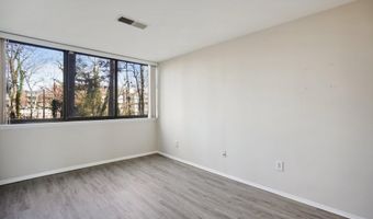 8 S VAN DORN St 103, Alexandria, VA 22304